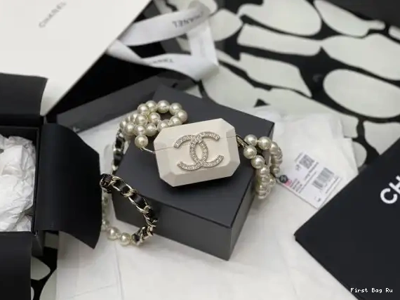 First Bag Ru CASE PRO AIRPODS NECKLACE CHANEL 0618